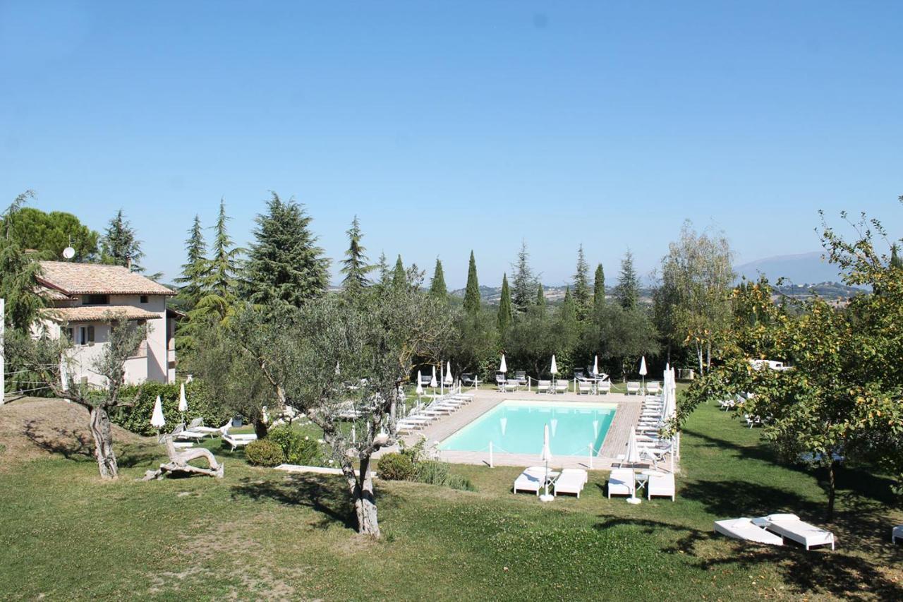 Fontepino Aparthotel Сполето Екстериор снимка