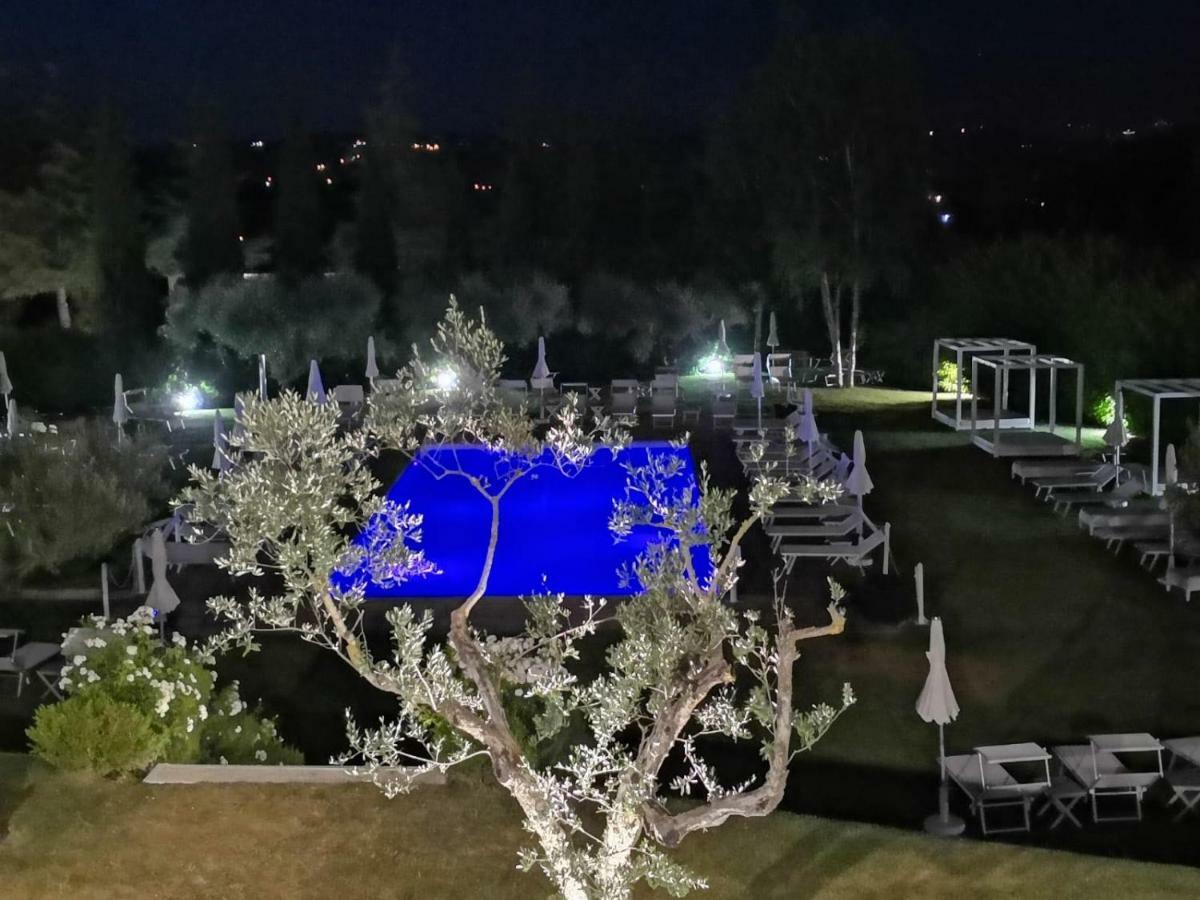 Fontepino Aparthotel Сполето Екстериор снимка